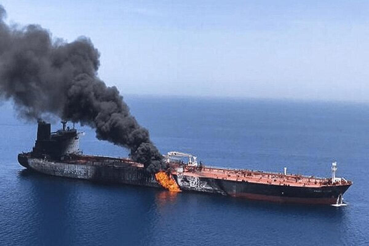 نفتکش هندی در تنگه هرمز هدف قرار گرفت