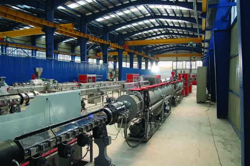 وزیر اقتصاد: واحد‌های صنعتی آسیب دیده با فناوری جدید ساخته می‌شوند