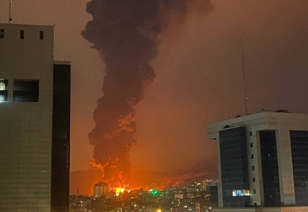 پیامد‌های انفجار و آتش‌سوزی مخازن سوخت در یک کلان‌شهر/ «جنگ» محیط‌زیست را به حاشیه می‌برد