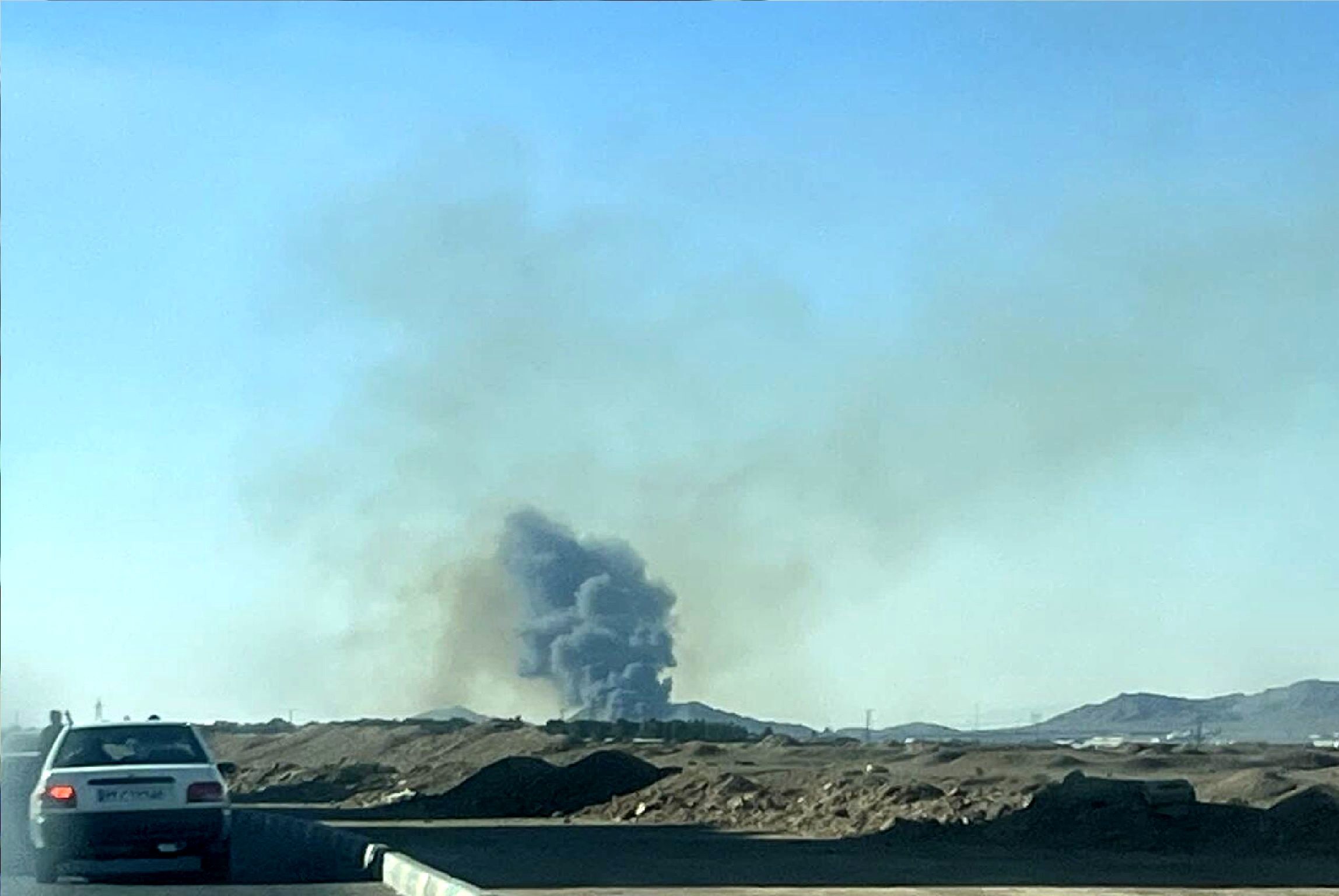 بازداشت ۷۰ انگلیسی در امارات به‌دلیل عکس‌برداری از حملات ایران