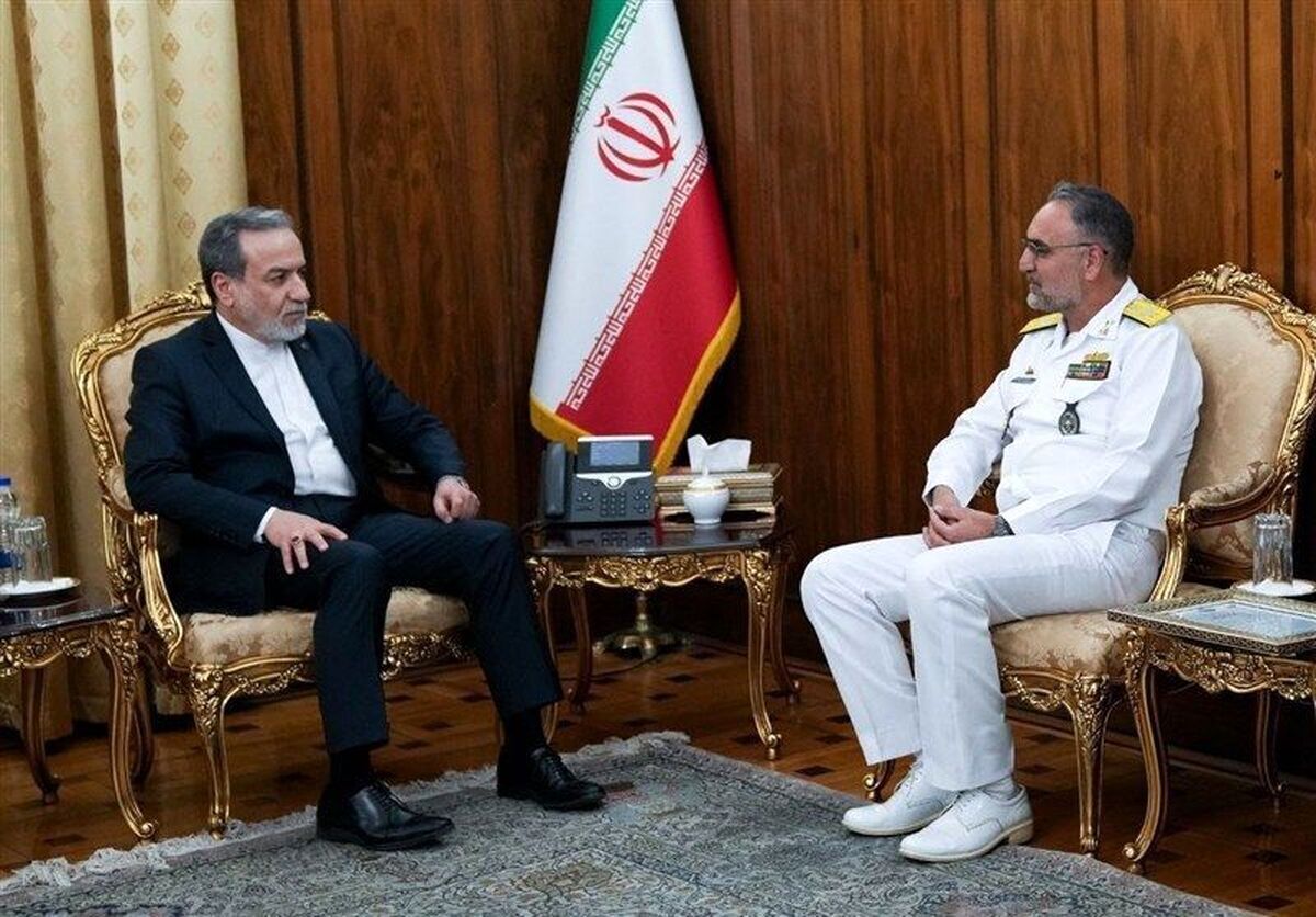 دیدار عراقچی با جانشین فرمانده نیروی دریایی ارتش ایران