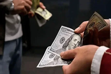 رشد ۱۲۰ درصدی قیمت دلار نسبت به سال گذشته
