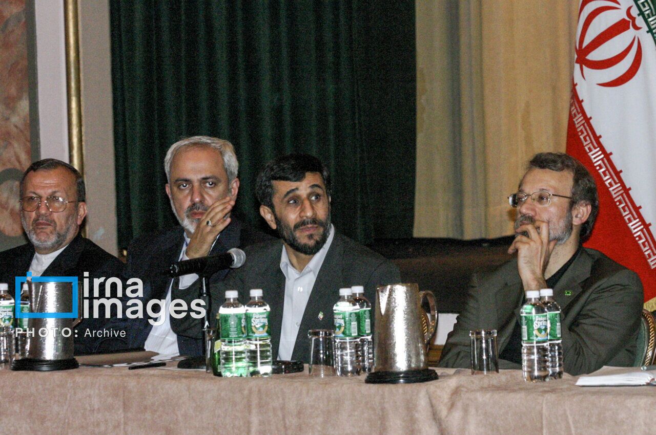 علی لاریجانی و محمود احمدی نژاد