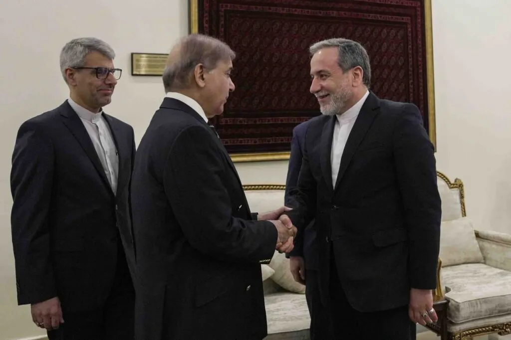 سی‌بی‌اس: آخرین پاسخ ایران به شرایط آمریکا برای توافق صلح به مقامات آمریکایی تحویل داده شده