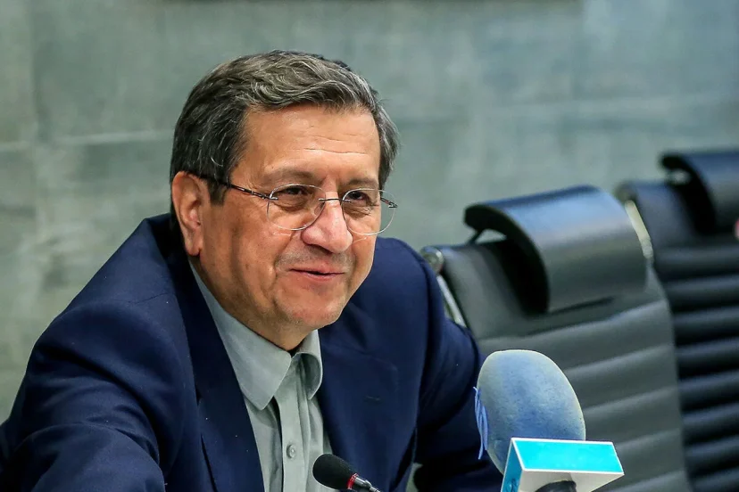همتی: بانک مرکزی اجازه اضافه برداشت به بانک‌ها را نمی‌دهد