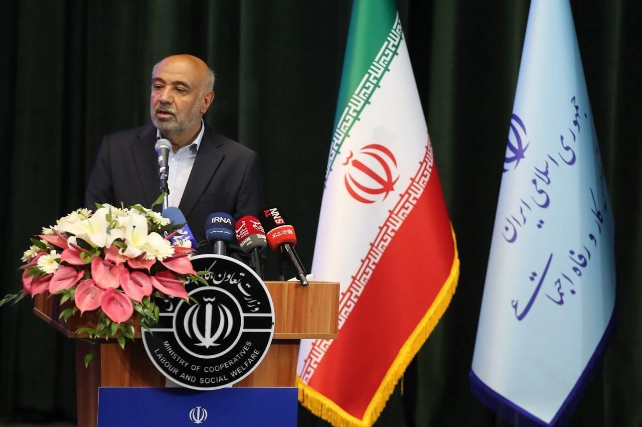 با دستور رییس جمهور تبدیل وضعیت نیرو‌های شرکتی به مستقیم در حال پیگیری است/ به منشور کار، تولید و فرامین رهبر شهید عمل می‌کنیم