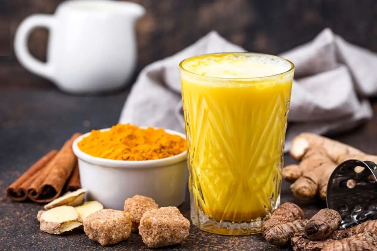 نوشیدنی شیر طلایی