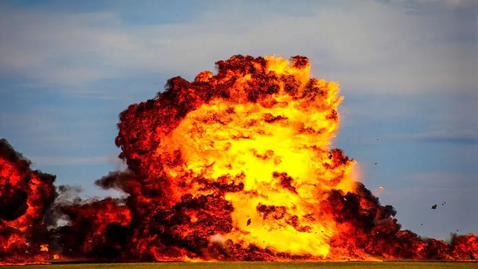 فیلم/ انفجارهای شدید در یک میدان نفتی در اربیل عراق