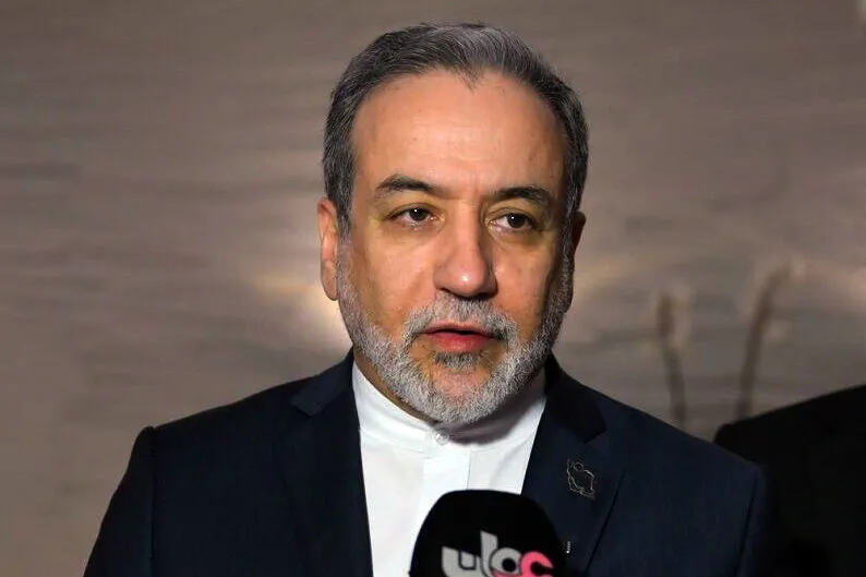 عراقچی: امارات در جنگ در کنار آمریکا بود/ نمی‌تواند مظلوم‌نمایی کند و بگوید به خاک ما حمله شده
