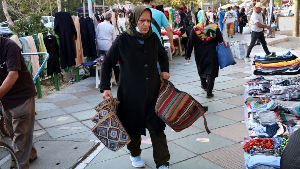 وقتی «فقر» چهره زنانه پیدا می‌کند