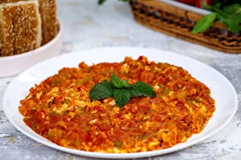 عکس/ صبحانه خوری کارمندان دولت در ساعت کاری