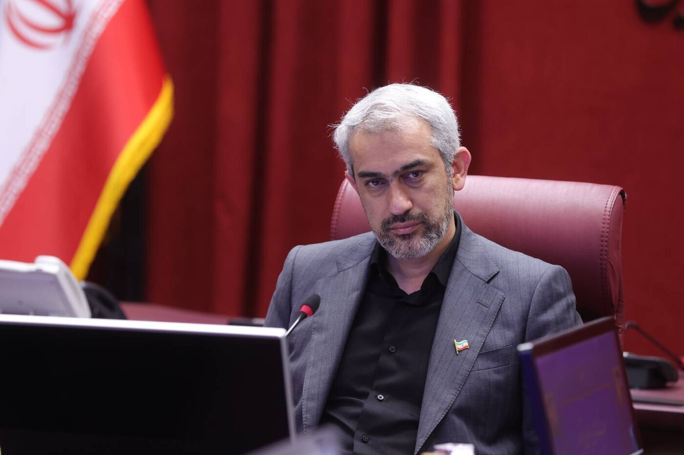 سامانه «وثایق» برای تسهیل دریافت وام خرد / برنامه بزرگ دولت برای رفع موانع صادرات، واردات و بازارچههای مرزی سامانه «وثایق» برای تسهیل دریافت وام خرد / برنامه بزرگ دولت برای رفع موانع صادرات، واردات و بازارچههای مرزی