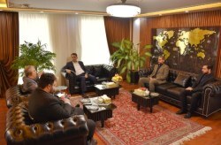 بازدید مدیرعامل سازمان منطقه آزاد کیش از دفتر مرکزی هواپیمایی کیش بازدید مدیرعامل سازمان منطقه آزاد کیش از دفتر مرکزی هواپیمایی کیش