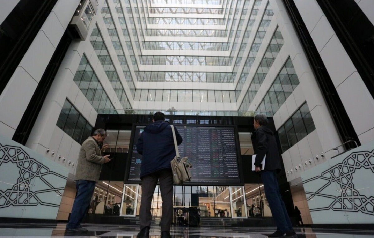 اقدامات بازارساز برای جلوگیری از ریزش بورس کافی بوده یا بازار همچنان شکننده است؟/ میرزایی: کف ارزش دلاری بازار؛ مهمترین برگ برنده بورس در برابر شوکهای سیاسی است اقدامات بازارساز برای جلوگیری از ریزش بورس کافی بوده یا بازار همچنان شکننده است؟/ میرزایی: کف ارزش دلاری بازار؛ مهمترین برگ برنده بورس در برابر شوکهای سیاسی است