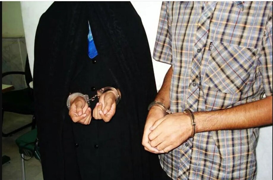 دستگیری زن شوهردار و مرد ماساژور با تماس همسر دستگیری زن شوهردار و مرد ماساژور با تماس همسر