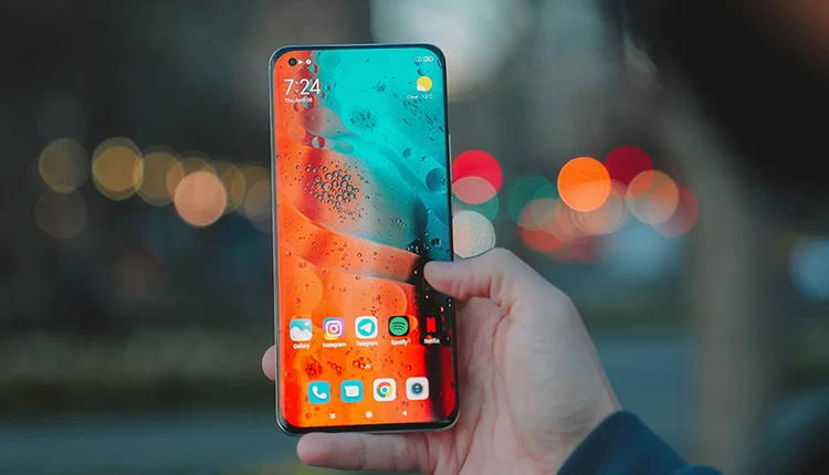 چرا تلفن همراه هوشمند هنگ می‌کند؟