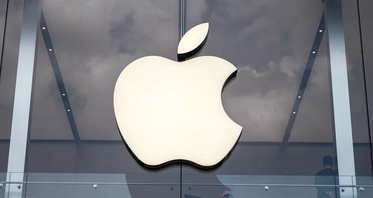 اپل از آیفون عبور می‌کند؟