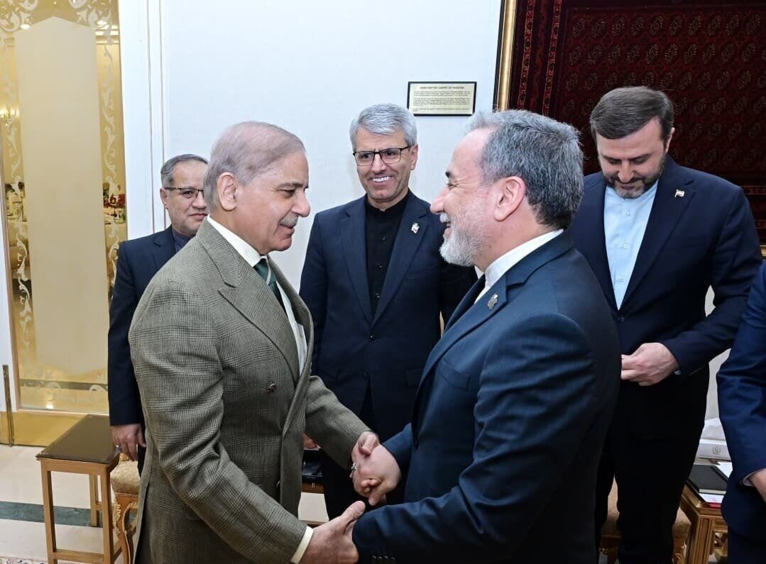 شریف و عراقچی