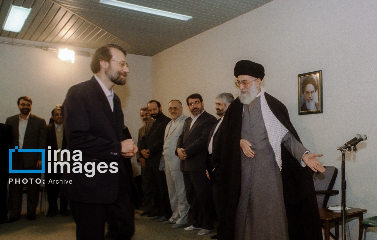 علی لاریجانی و رهبر انقلاب