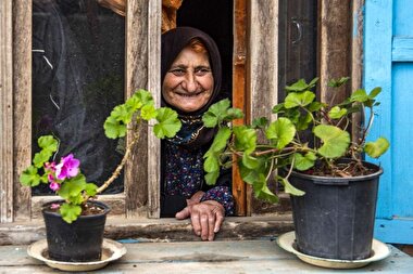 روستای زیبای شانه‌تراش جایی میان مه و کوه