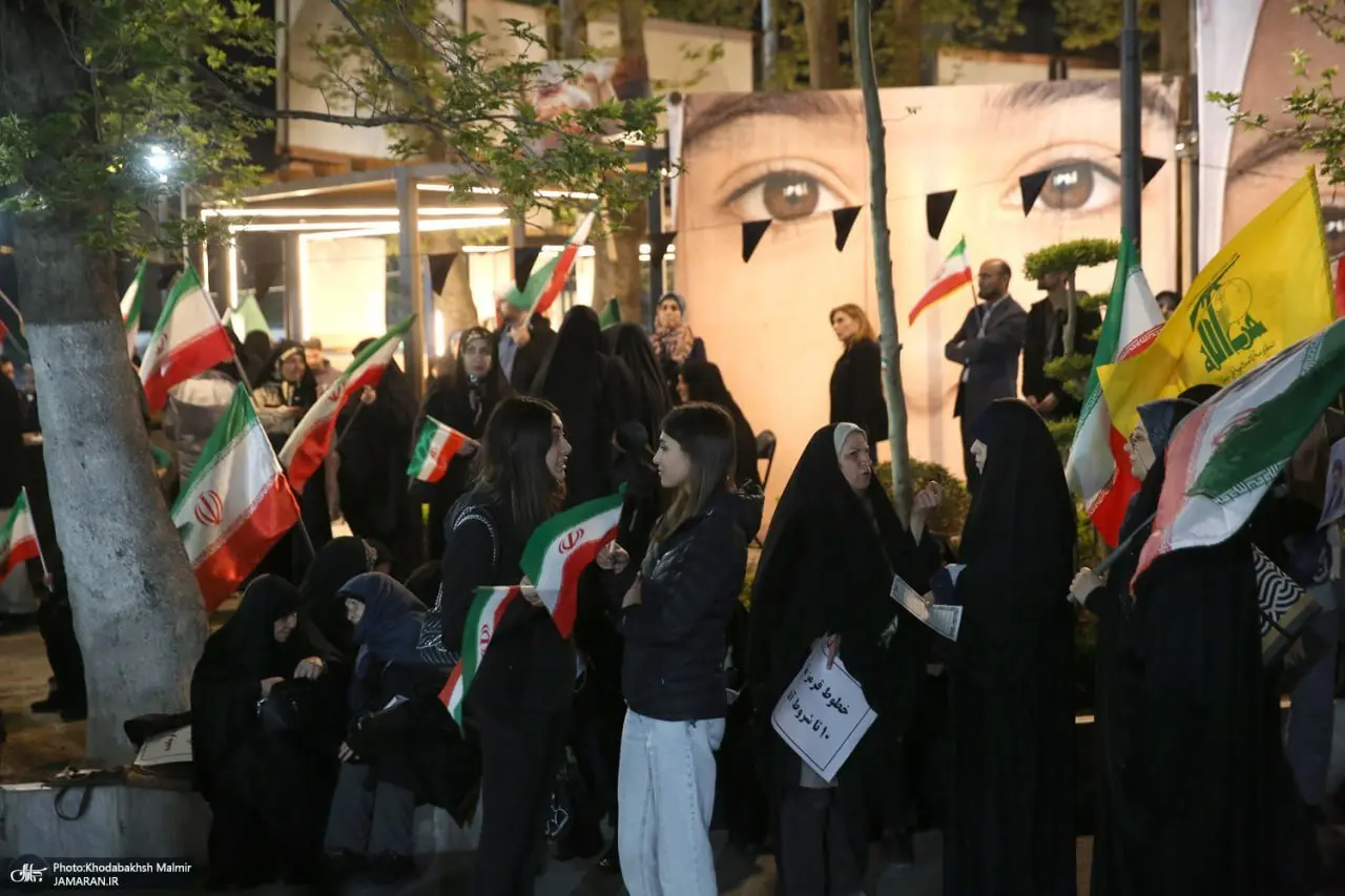 حضور زنان با پوشش متفاوت