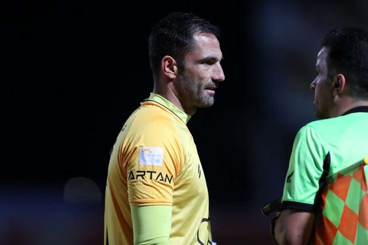 انتونیو آدان دروازه بان استقلال