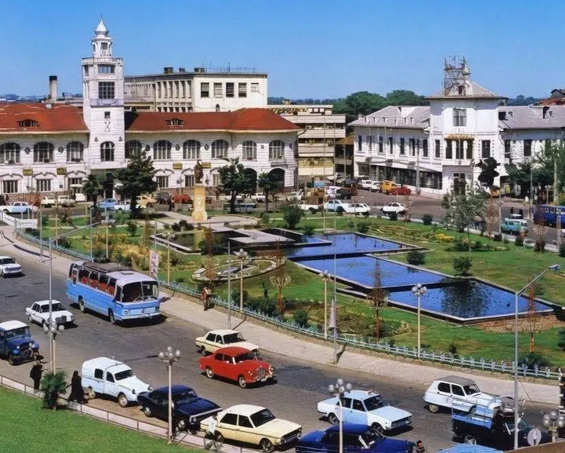 میدان شهرداری رشت