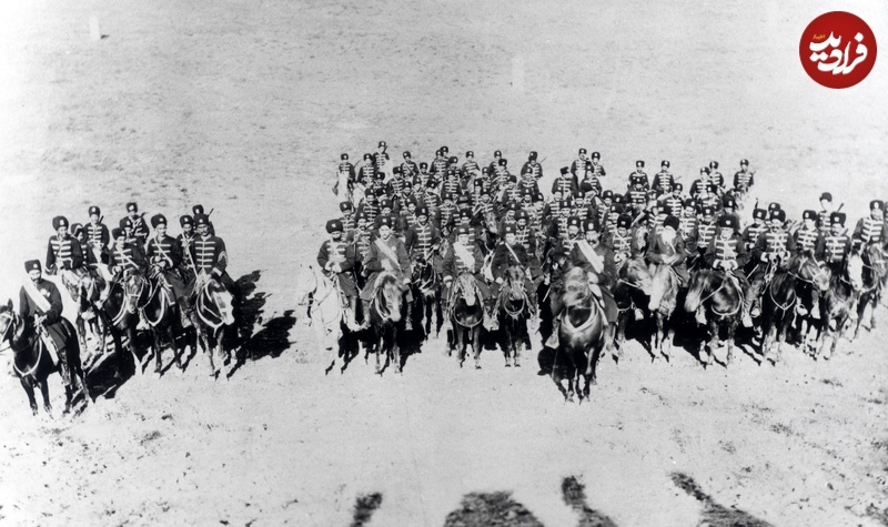 تمرین نظامی سربازان سواره‌نظام