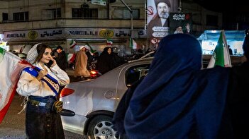 عکس/ تذکر پلاکاردی به زنان بی حجاب در تجمعات شبانه