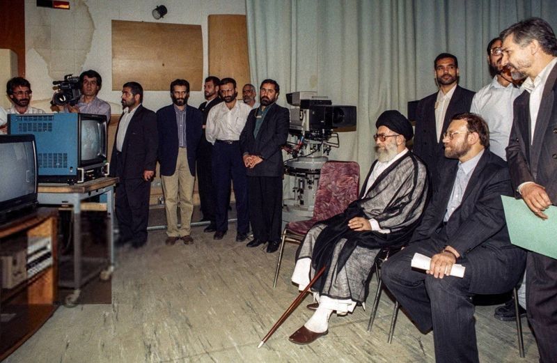 آیت الله خامنه‌ای و علی لاریجانی