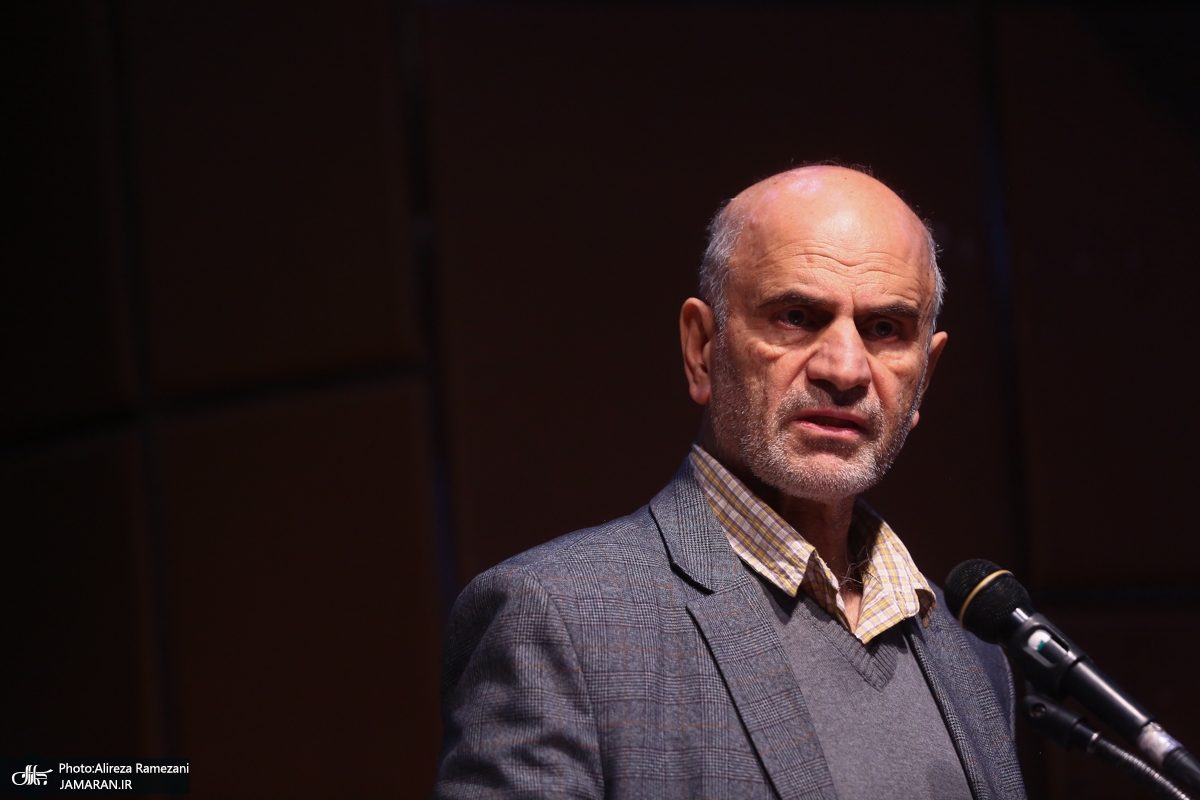 فرشاد مومنی: با اقتصاد صدقه‌‌ای نمی‌توان پیشرفت کرد