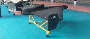 عکس/ رونمایی از پهپاد شاهد ۱۳۶ آبی و صورتی