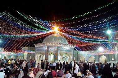 حال و هوای حرم رضوی در شب ولادت امام رضا (ع)