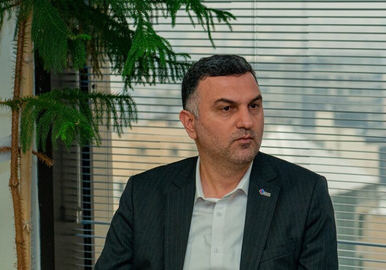 ادریس سالاری سرپرست مرکز روابط عمومی بانک ملی ادریس سالاری سرپرست مرکز روابط عمومی بانک ملی