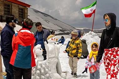 جشنواره سالانه آدم‌برفی در ایستگاه ۷ توچال