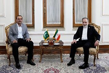 عکس/ تصویری از دیدار ارتشبد عاصم منیر با عراقچی
