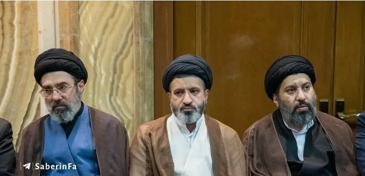عکس دیده‌ نشده از رهبر انقلاب در کنار برادرانش