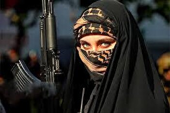 عکس توجه‌برانگیز گاردین از یک زن ایرانی پشت تیربار