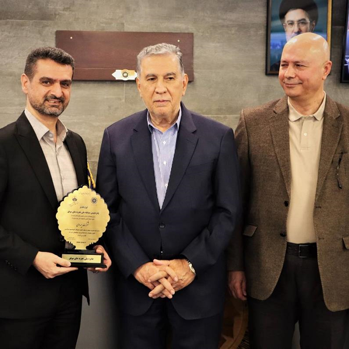 نشان افتخار جشنواره ملی بهرهوری برای «دیدار» / بیمه دی بر سکوی نخست تحول دیجیتال نشان افتخار جشنواره ملی بهرهوری برای «دیدار» / بیمه دی بر سکوی نخست تحول دیجیتال