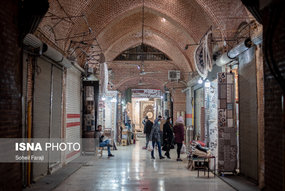 اواخر اسفند ۱۳۹۹ وضعیت شهر ارومیه نارنجی گزارش شده بود که این عامل باعث ممنوعیت سفر به این شهر در دوران سفر های نوروزی سال ۱۴۰۰ شد اما با این حال روند رو به رشد مبتلایان به کووید ۱۹ در این شهر موجب شده تا این شهر در هفته دوم فروردین در لیست شهر های قرمز کرونایی قرار بگیرد.