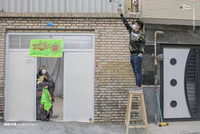 مردم تبریز در آستانه استقبال از جشن بزرگ نیمه شعبان با آذین بندی و چراغانی و نصب پرچم‌های امام زمان (عج) در قالب پویش مهدوی در محلات شهر تبریز به پیشواز این روز بزرگ رفتند.