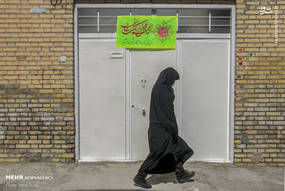 مردم تبریز در آستانه استقبال از جشن بزرگ نیمه شعبان با آذین بندی و چراغانی و نصب پرچم‌های امام زمان (عج) در قالب پویش مهدوی در محلات شهر تبریز به پیشواز این روز بزرگ رفتند.