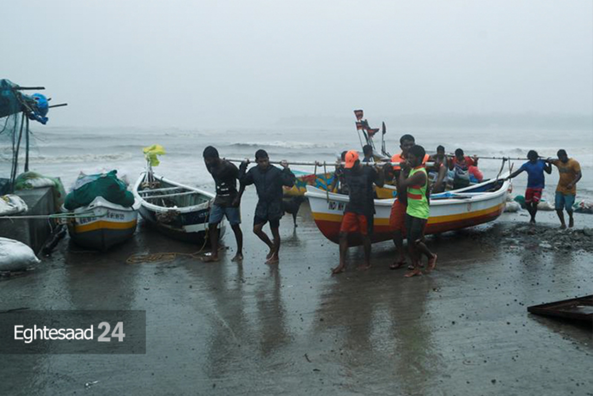 طوفان شدید در سواحل غرب هند
