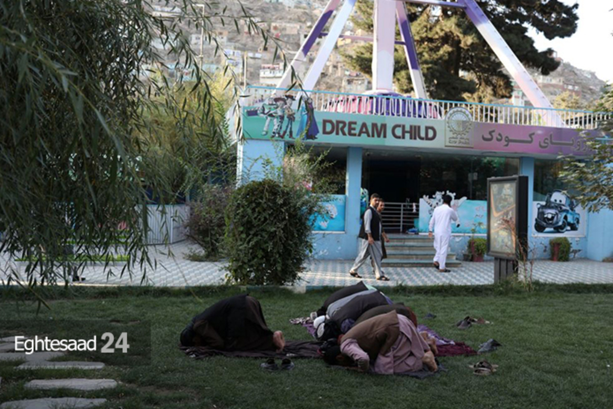 گردش و تفریح طالبان در پارکی در کابل