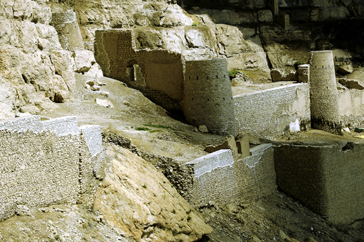 قلعه ماکو خفته در تاریخ بر آمده از طبیعت