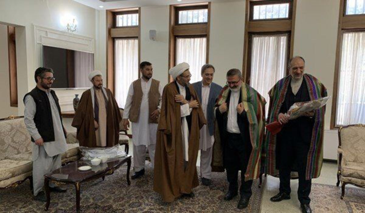 هدیه افغانستانیها به سفیر ایران