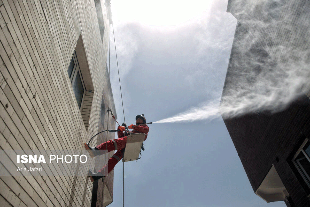 شغلی در میان زمین و هوا