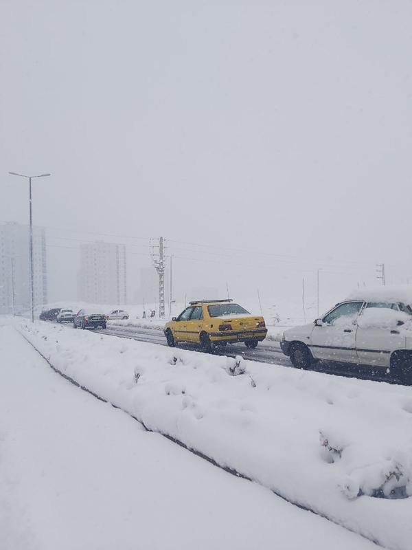 تصاویری از بارش شدید برف در پایتخت