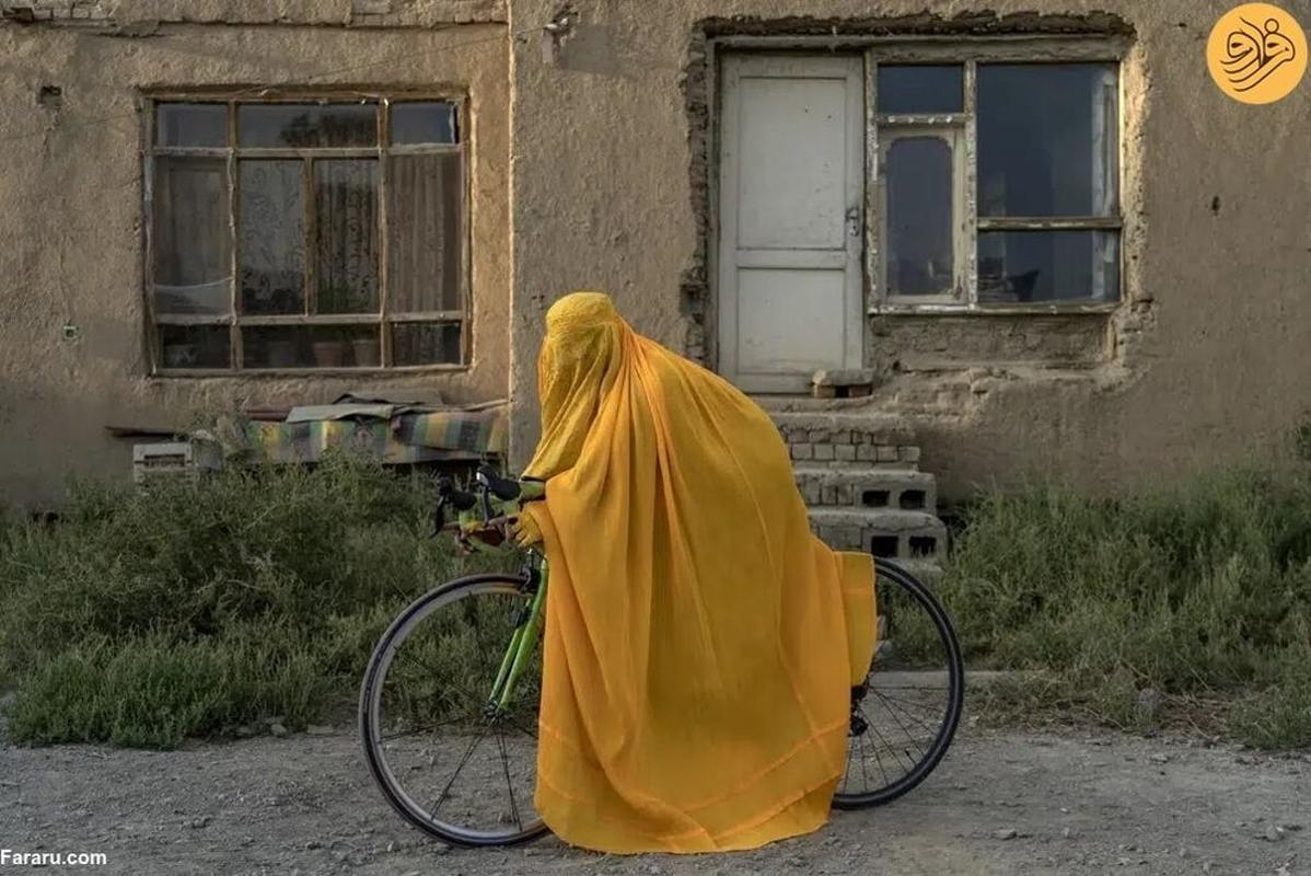  پوشش عجیب دختران ورزشکار افغان