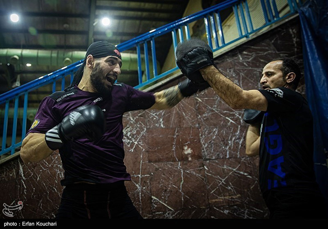 نخستین مبارزه در قفس در ایران